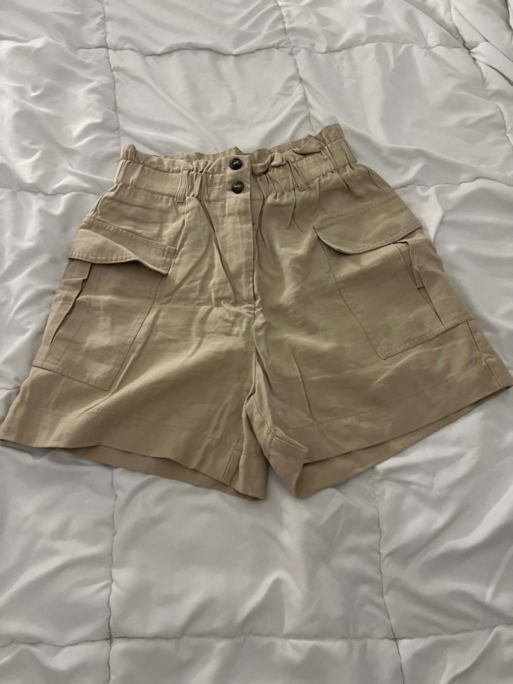 H&M tan high waist cargo shorts size 8